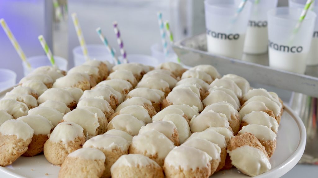 Swift + Company Catering - Dessert Stations - White Chocolate Macadamia Nut Cookie