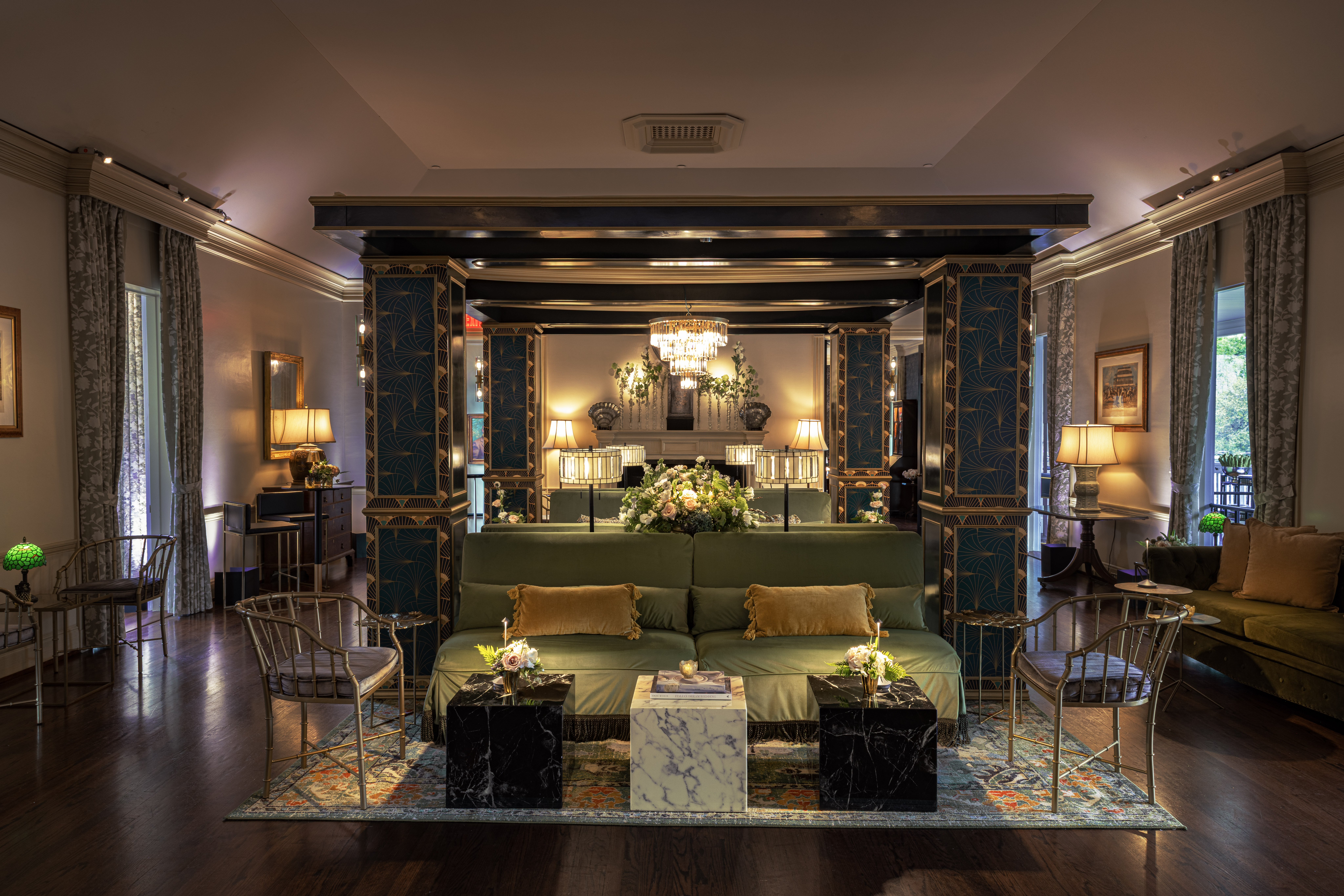 Winston Lounge Structure